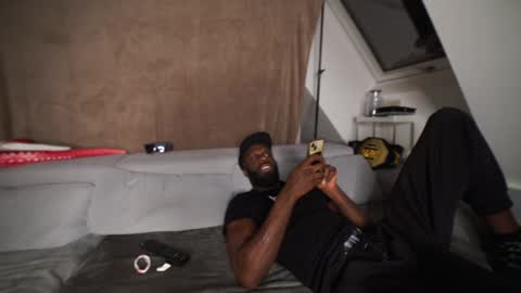 Mac Troy online show from December 13, 2024, 9:52 pm