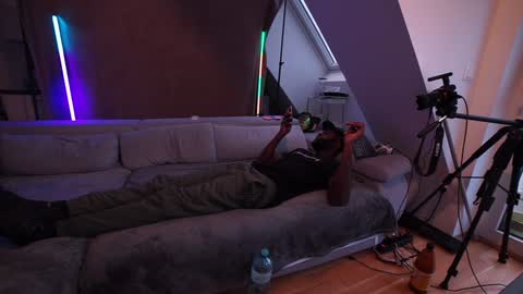 Mac Troy online show from December 18, 2024, 2:49 pm