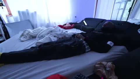 Mac Troy online show from October 1, 2025, 9:59 am