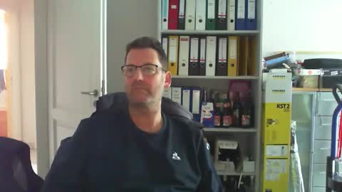 macfly67 online show from November 29, 2025, 8:50 am