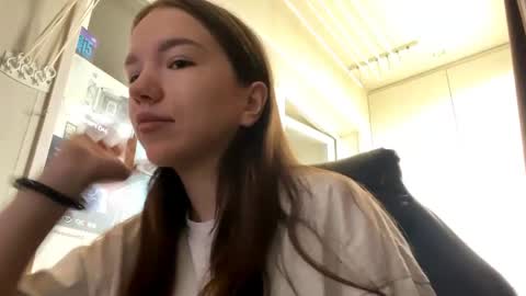 Snapshot of machellebazaldua chatting on May 11, 2026, 5:02 am Mila online show from May 11, 2026, 5:02 am