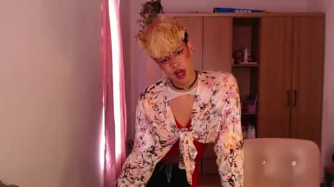 Snapshot of machissex chatting on December 18, 2024, 5:42 pm machissex online show from December 18, 2024, 5:42 pm