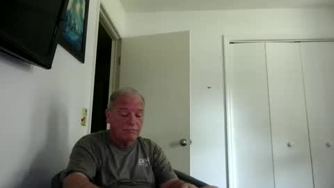 Snapshot of mackdocc001 chatting on April 18, 2026, 5:17 pm mackdocc001 online show from April 18, 2026, 5:17 pm