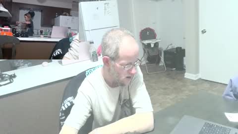 mad_hornet1983 online show from January 21, 2025, 4:54 am