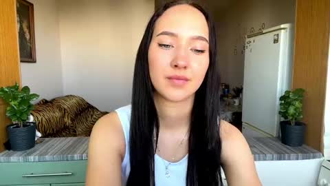 Snapshot of madalyneaks chatting on May 11, 2026, 6:08 am Lilo online show from May 11, 2026, 6:08 am