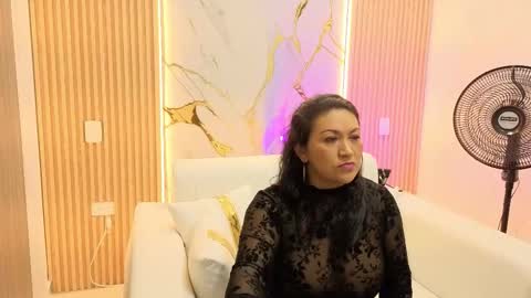 Madam Hott  online show from September 9, 2025, 3:39 am