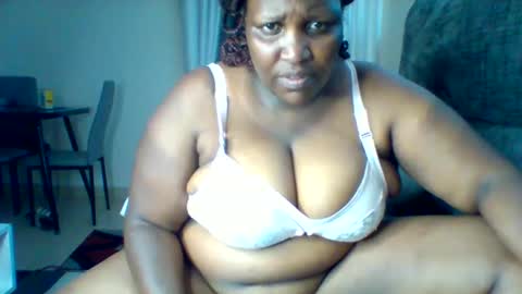 Snapshot of madame_pleasure40 chatting on May 8, 2026, 6:19 am madame_pleasure40 online show from May 8, 2026, 6:19 am