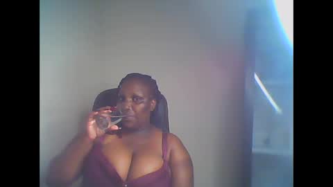Snapshot of madame_pleasure40 chatting on May 12, 2026, 5:26 am madame_pleasure40 online show from May 12, 2026, 5:26 am