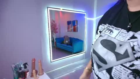 Madame Scarllet  online show from May 21, 2026, 11:39 am