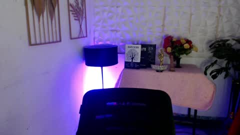 maddie_24xx online show from June 18, 2026, 9:14 am