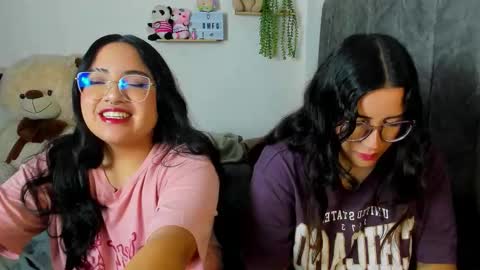 Snapshot of maddie_and_chelsea_ chatting on October 2, 2025, 11:06 am Maddie and Chelsea online show from October 2, 2025, 11:06 am