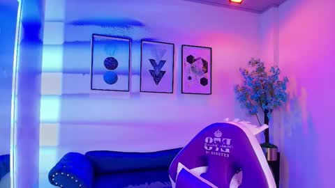 maddie_t18 online show from March 27, 2026, 11:43 am