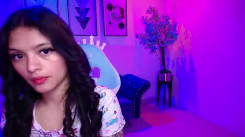 maddie_t18 online show from June 8, 2026, 11:32 am
