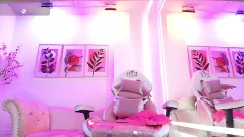 maddie_t18 online show from July 6, 2026, 3:03 pm