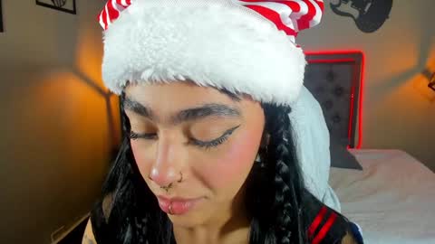 Snapshot of maddiiebrooks chatting on December 15, 2024, 6:37 pm Maddie online show from December 15, 2024, 6:37 pm