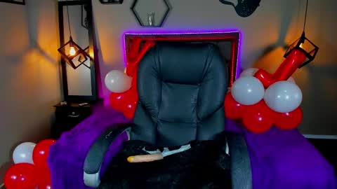 Snapshot of maddiiebrooks chatting on February 14, 2025, 6:51 pm Maddie online show from February 14, 2025, 6:51 pm