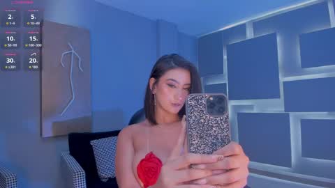 Snapshot of maddisonlowe chatting on April 24, 2026, 8:00 pm Maddison online show from April 24, 2026, 8:00 pm