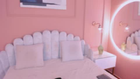 Maddy  online show from December 18, 2024, 2:21 am