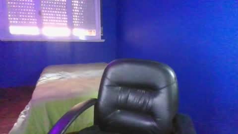 Paris online show from March 12, 2025, 6:11 pm