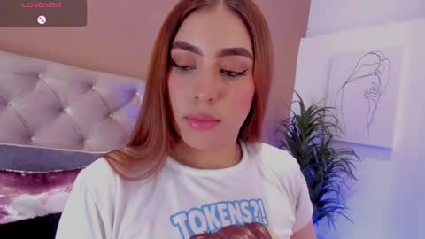 Snapshot of maddylennon chatting on February 6, 2025, 2:48 pm Lina online show from February 6, 2025, 2:48 pm