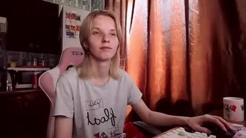 Snapshot of madelaines chatting on June 12, 2026, 8:02 am madelaines online show from June 12, 2026, 8:02 am