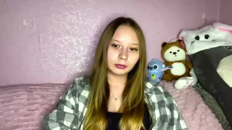 Olivia online show from May 3, 2026, 4:35 pm