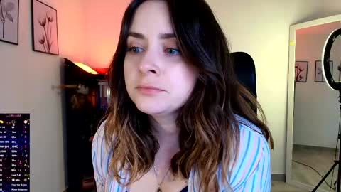 madelamee online show from April 24, 2026, 10:23 pm