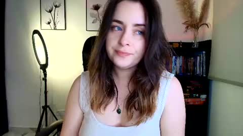 Snapshot of madelamee chatting on July 22, 2026, 12:02 am madelamee online show from July 22, 2026, 12:02 am