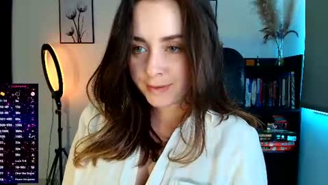 Snapshot of madelamee chatting on July 28, 2026, 7:04 pm madelamee online show from July 28, 2026, 7:04 pm