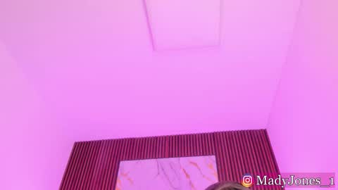 Snapshot of madeline_sweet_ chatting on February 9, 2026, 2:04 am Madeline online show from February 9, 2026, 2:04 am