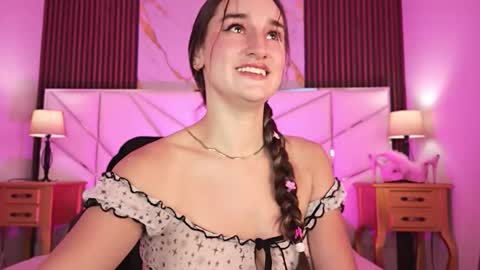 Snapshot of madeline_sweet_ chatting on February 21, 2026, 2:01 am Madeline online show from February 21, 2026, 2:01 am