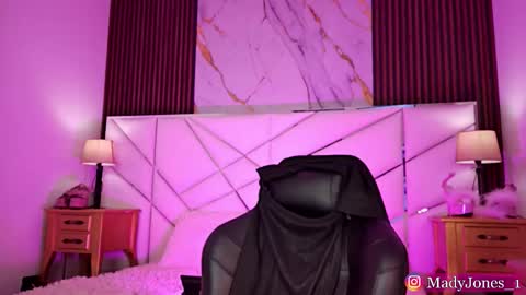 Snapshot of madeline_sweet_ chatting on March 6, 2026, 2:52 am Madeline online show from March 6, 2026, 2:52 am