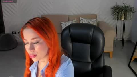 Snapshot of madelinefox_ chatting on April 20, 2026, 9:23 am Madeline online show from April 20, 2026, 9:23 am