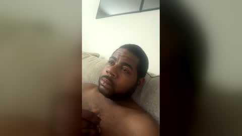 Snapshot of mademoney313 chatting on May 22, 2026, 9:42 pm mademoney313 online show from May 22, 2026, 9:42 pm