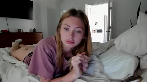 Snapshot of madirose69 chatting on April 17, 2026, 3:37 pm mari rose online show from April 17, 2026, 3:37 pm