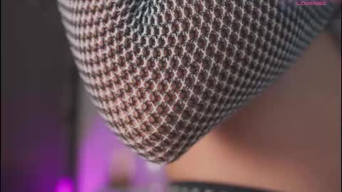 Valentina   1030   530  -  online show from November 7, 2025, 4:12 am