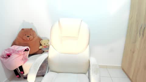 madison montes online show from April 23, 2026, 7:52 am