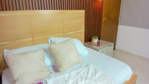 M A D I S O N online show from April 18, 2026, 2:15 am