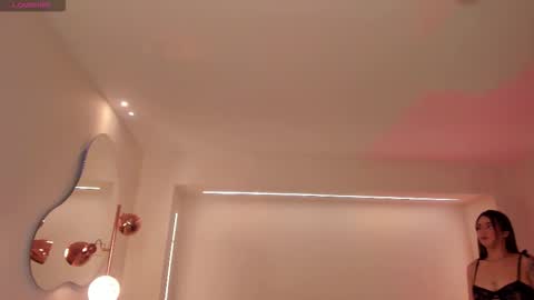 Maddi Collins online show from November 26, 2025, 11:33 am