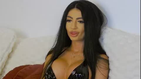 Snapshot of madisondesire chatting on June 15, 2026, 1:57 pm Madison online show from June 15, 2026, 1:57 pm