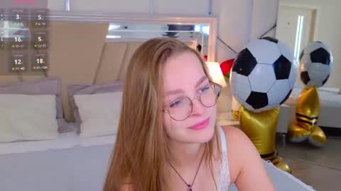 Snapshot of madisonsmitt chatting on July 9, 2026, 5:22 am Maddy online show from July 9, 2026, 5:22 am