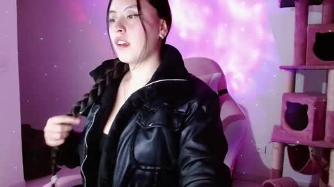 Snapshot of madissonn__ chatting on December 15, 2025, 4:28 am MADY online show from December 15, 2025, 4:28 am