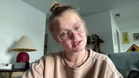 madlymads online show from December 19, 2025, 4:36 pm