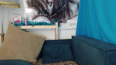 Elizabeth online show from January 15, 2025, 1:45 am