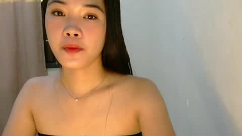 mae_luna online show from June 25, 2026, 12:10 am