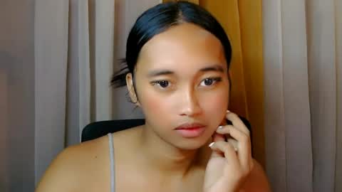 mae online show from July 28, 2026, 1:23 am