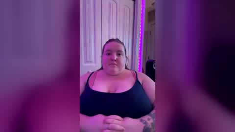Snapshot of maeluxe chatting on July 9, 2026, 5:22 am maeluxe online show from July 9, 2026, 5:22 am