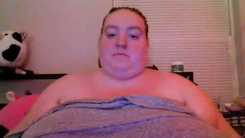 Snapshot of maeluxe chatting on July 14, 2026, 4:06 am maeluxe online show from July 14, 2026, 4:06 am
