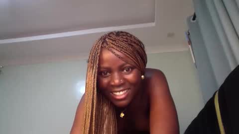 Snapshot of maelys_t chatting on June 8, 2026, 1:33 pm Maelys online show from June 8, 2026, 1:33 pm