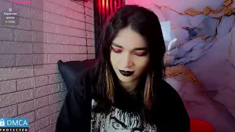 maevekuro online show from June 18, 2026, 3:07 am